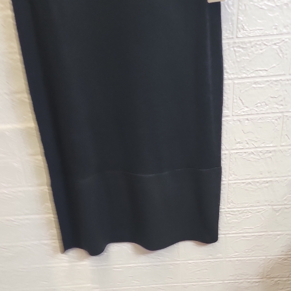 Sleeveless Black Sweater Dress - Picture 5 of 7